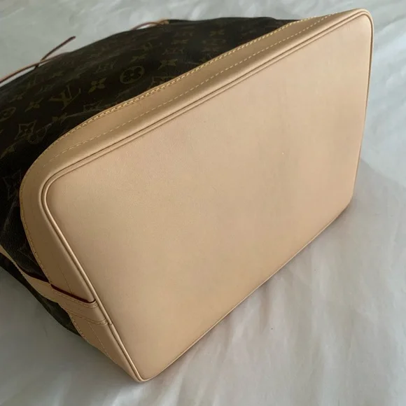 Louis Vuitton Monogram Noe Shoulder Bag - Picture 6 of 16